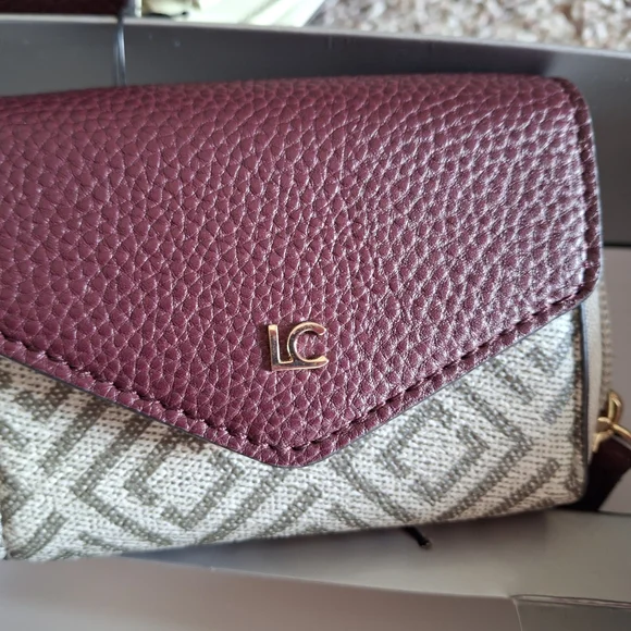 Liz Claiborne Plum Pebbled Leather Wallet and Key Card Case Set - Picture 5 of 12